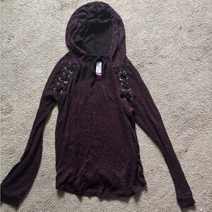 Dark red wine maroon hoodie lightweight eyelet hardware hooded top